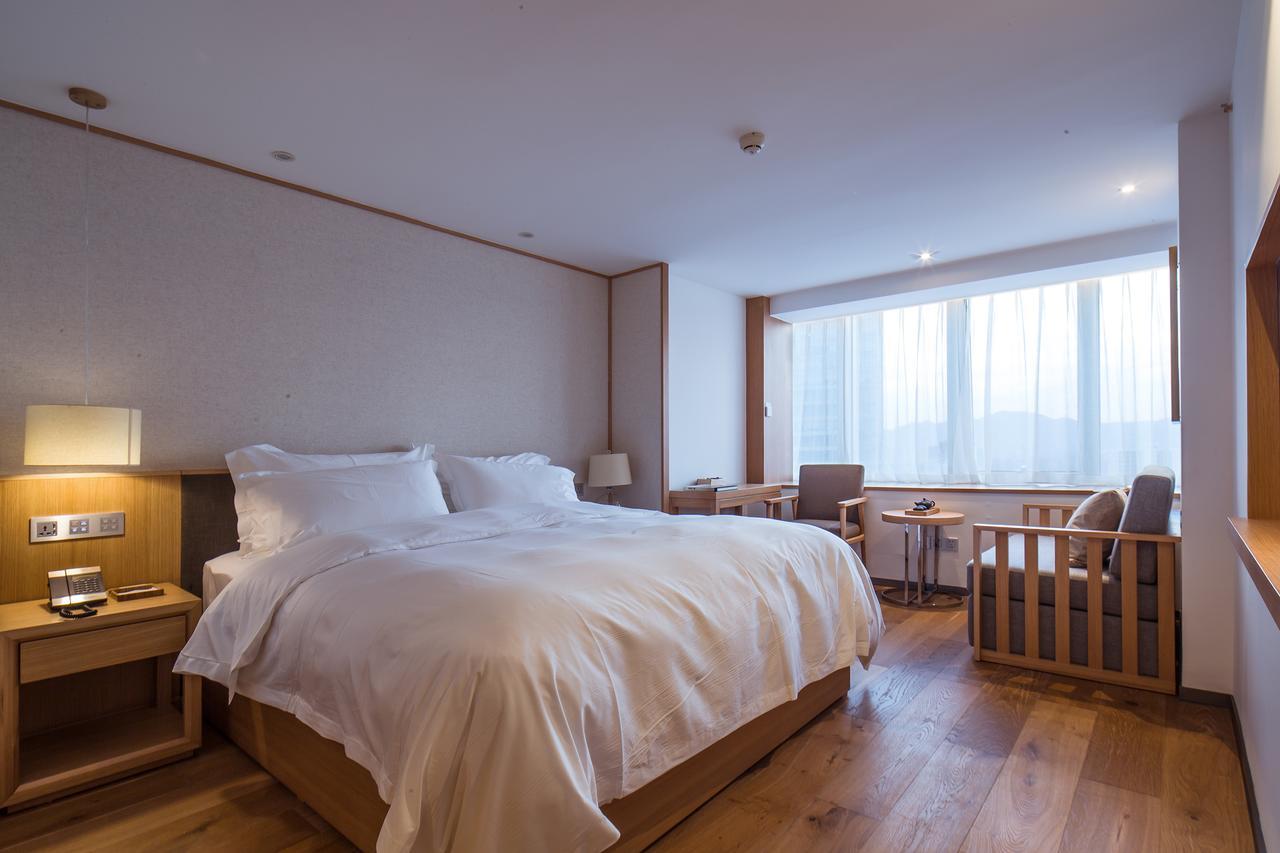 Bai Yun Qin She Boutique Hotel Tsjoengking Buitenkant foto