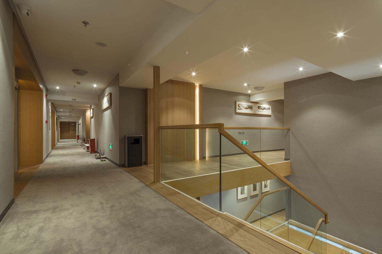 Bai Yun Qin She Boutique Hotel Tsjoengking Buitenkant foto